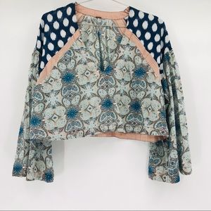 Free People Oversized V Neck Lightweight Wide Sleeve Crop Blouse Size XS